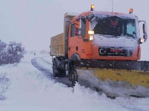 Kırıkkale’de Karın Kapattığı 21 Köy Yolu Ulaşıma Açıldı