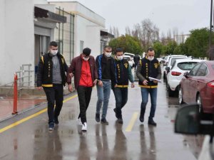 Yaşlı Adamın Cep Telefonunu Çalan Zanlı Tutuklandı