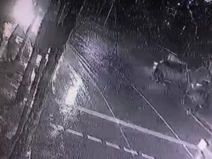 İ̇stanbul’da Feci Kaza Kamerada: Motor Tamamen Koptu, 1’i Ağır 4 Yaralı