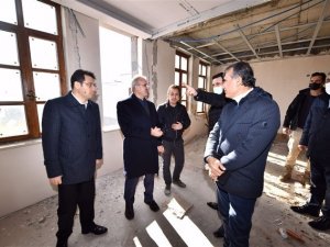 Vali Karaloğlu, Sur’da İncelemelerde Bulundu