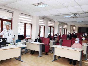 Kütahya’da ’Gebe Bilgilendirme Sınıfları Ve Okulları’ndaki Personele Eğitim