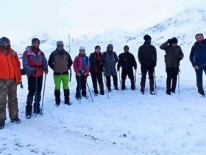 Eksi 25 Derece Soğukta Artos Dağı’na Tırmandılar