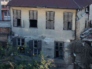 Hidayetoğlu Konağı Yıkılma Tehlikesinde