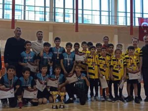Voleybolda Şampiyon Bahaettin Güçlü Orta Okulu Oldu