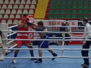 Boksta Sacit Topuz Türkiye İkincisi Oldu