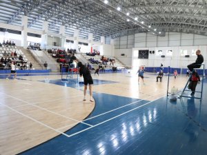 Sivas’ta Badminton Rüzgarı Esti