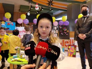 Minik Ressam, Sergisinin Gelirleriyle Sokak Hayvanlarına Mama Alacak