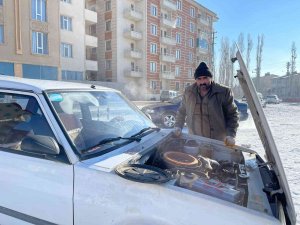 Erzurum’da Donan Araçlar Çalıştırılamadı
