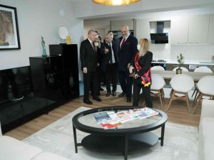 Cumhurbaşkanı Erdoğan, Arnavutluk’taki Deprem Konutlarındaki Örnek Daireyi İnceledi
