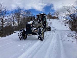 Ünye’de Karla Mücadele Sürüyor