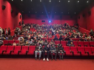 Kahramanmaraş’ta Öğrenciler "Kesişme: İ̇yi Ki Varsın Eren" Filmini İzledi