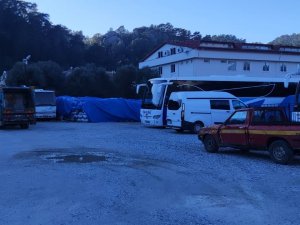Zabıta Ekiplerinin Uyardığı Kömürcü Kendini Yaktı