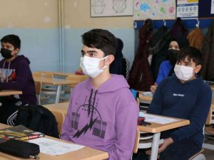 Vali Ayhan: “Potansiyelinize İnanıyoruz”