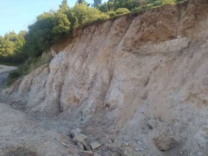 Toprak Kayması Roma Dönemi Mezarını Ortaya Çıkardı