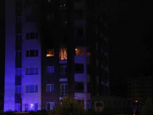 Elektrik Kontağından Çıkan Yangın Evi Küle Çevirdi