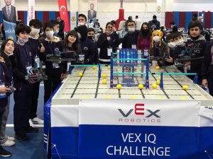 Tarsus Kadın Ve Çocuk Bilim, Teknoloji Atölyesi Öğrencilerine Enerji Ödülü