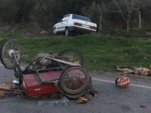 Alaşehir’de Motosiklet Traktöre Çarptı: 1 Ölü