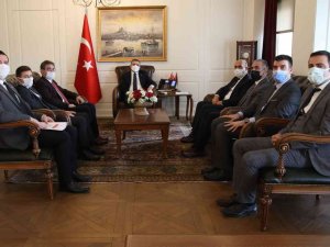 İ̇lçelerin Sorunları Toplantıda Görüşüldü