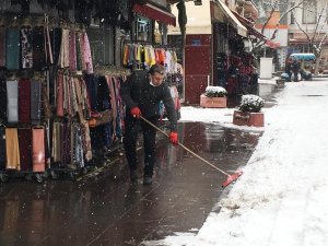 Eskişehir Esnafının Kar Mesaisi