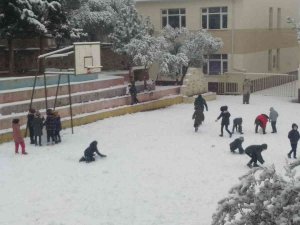 Yaptıkları Kardan Adama ’Filyasyoncu’ Adını Koydular