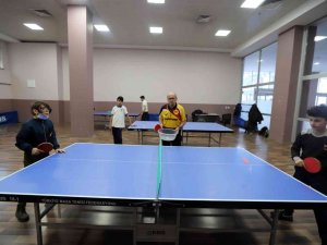 Bağcılar’da Çocuklar Masa Tenisiyle Stres Atıyor