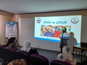 Kadınlara ‘Oyunun Çocuk Gelişimi Üzerine Etkisi’ Anlatıldı