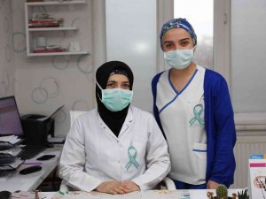 Sağlık Çalışanları Farkındalık İçin Yeşil Kurdele Taktı