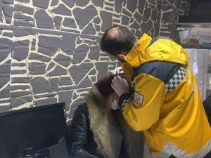 Fırtına Nedeniyle Çatıdan Kopan Sac 2 Kadını Yaraladı