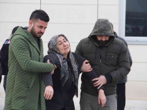 Motosiklet Kazasında Oğlunu Kaybeden Anne Morgda Sinir Krizi Geçirdi
