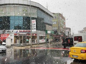 Düzce’de Lapa Lapa Kar Yağıyor