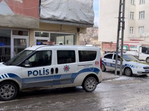 Kahvehanede Silahlı Kavga: 2 Yaralı