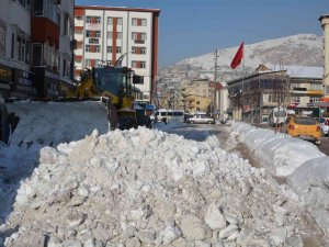 Hakkari’de Buz Ve Karla Mücadele Çalışması