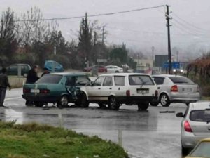 Manisa’da Trafik Kazası: 4 Yaralı