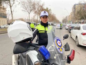 Diyarbakır’ın ’İlk Ve Tek Kadın Şahin Polisi’ Görevinin Başında