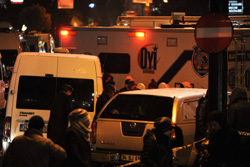 Sultanahmet Meydanı’nda polise bombalı saldırı 1 şehit 1 yaralı