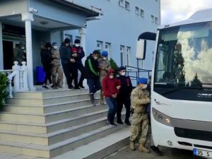 İ̇zmir’de Dev Uyuşturucu Operasyonunda 54 Gözaltı