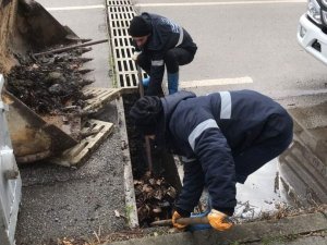 Gölcük’te Mazgallar Ve Yollar Periyodik Olarak Temizleniyor