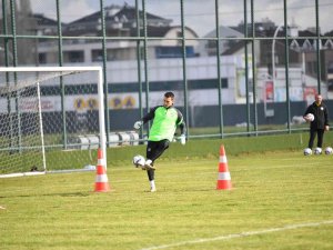 Bursaspor Üç Eksikle Eyüpspor Maçı Hazırlıklarına Başladı