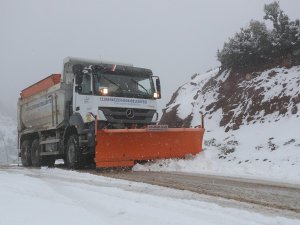 Merkezefendi’de Karla Mücadele Çalışmaları Sürüyor