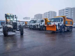 Diyarbakır’da Karla Mücadele Çalışmaları Başladı