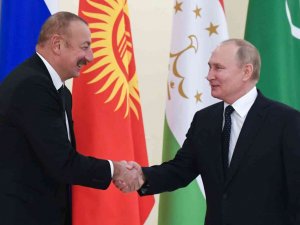 Aliyev İle Putin Telefonda Görüştü