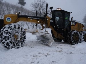 Sakarya’da Kardan Kapanan 8 Mahalle Yolu Ulaşıma Açıldı