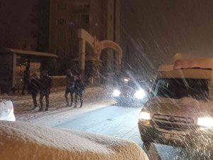 Adıyaman’da Kar Esareti: Kilometrelerce Uzunluğunda Araç Kuyruğu