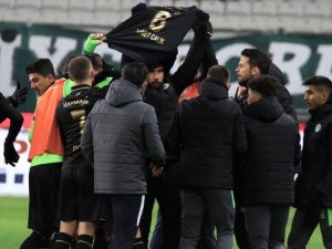 Konyaspor Golü Attı, Ahmet Çalık’ı Andı