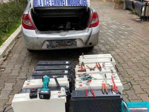 100 Bin Lira Değerinde 14 Adet Akü Çalan 3 Şüpheli Tutuklandı