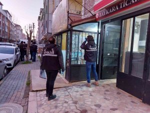 Avcılar’da Motosikletli İki Kişi Dernek Binasına Silahlı Saldırı Düzenledi