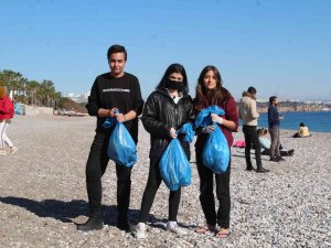 Dünyaca Ünlü Sahile 750 Kilometre Uzaklıktan Öğrenci Eli