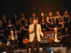 Türk Halk Müziği Korosu 48. Yıl Sanat Gecesi Ve Sezon Ortası Konseri Yoğun İlgi Gördü