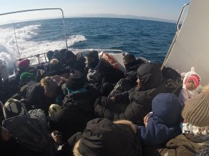 Ayvalık’ta 36 Göçmen Sahil Güvenlik Tarafından Kurtarıldı