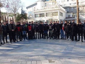 Meslektaşları Cinayet Gibi Kazada Ölen Motosikletli Kuryeyi Unutmadı